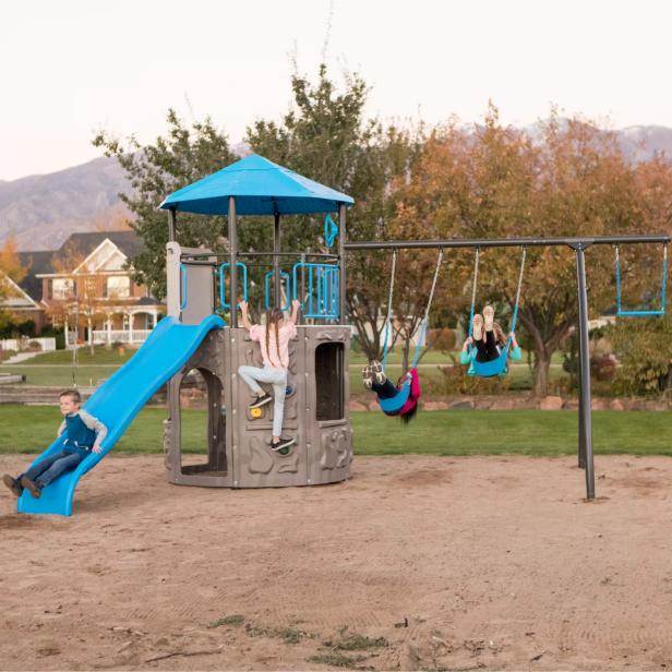 Tips When Buying Swing Sets Based On Kids' Age