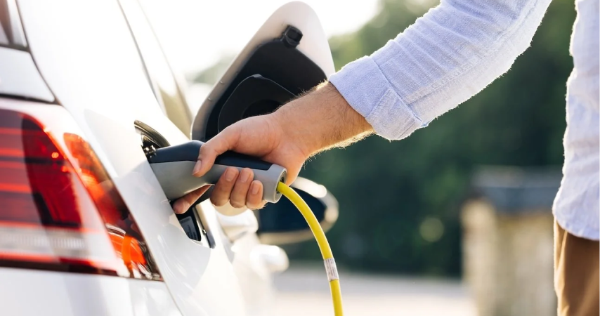 Enhancing Driving Experience: Why Leasing Provides Access To New Features